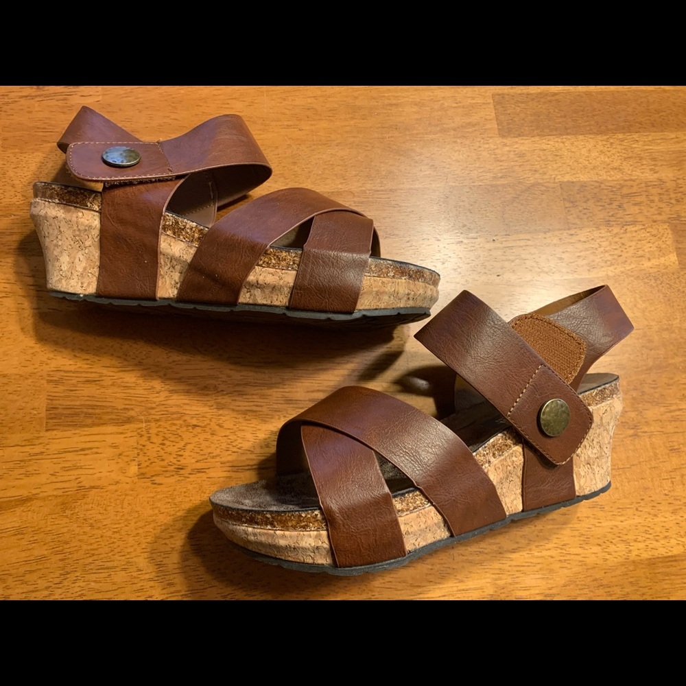Natural Reflections sandals.